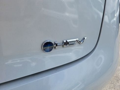 Used 2025 Toyota Prius Limited FWD image 5