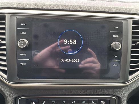 Used 2020 Volkswagen Atlas Cross Sport SE image 21