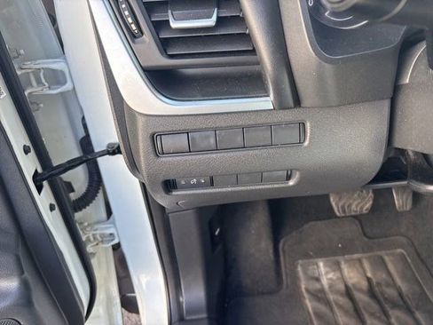 Used 2021 Nissan Rogue S FWD image 19