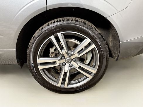 Used 2021 Volvo XC60 T6 Momentum w/ Protection Package Premier AWD/4WD image 29