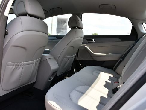 Used 2016 Hyundai Sonata SE FWD image 19