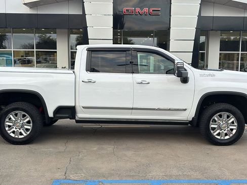 Certified 2024 Chevrolet Silverado 2500 High Country w/ Technology Package image 9