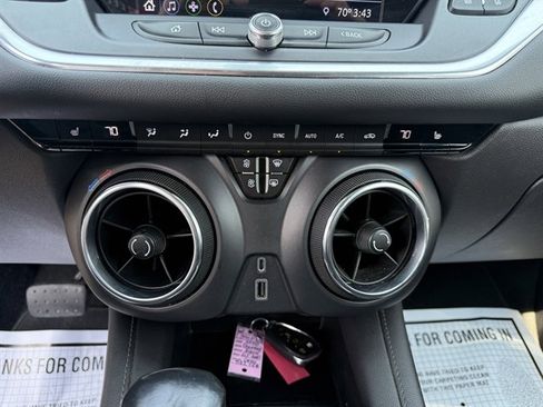 Used 2020 Chevrolet Blazer LT image 31