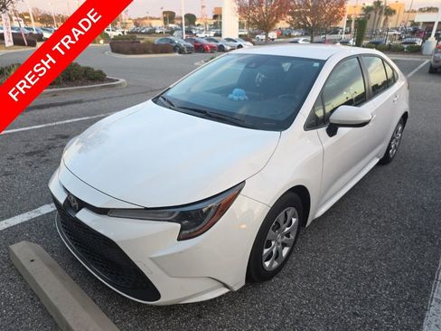 Used 2021 Toyota Corolla LE image 1