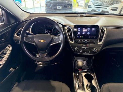 Used 2021 Chevrolet Malibu RS FWD image 17