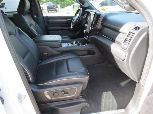 Used 2022 RAM 1500 Limited AWD/4WD image 10