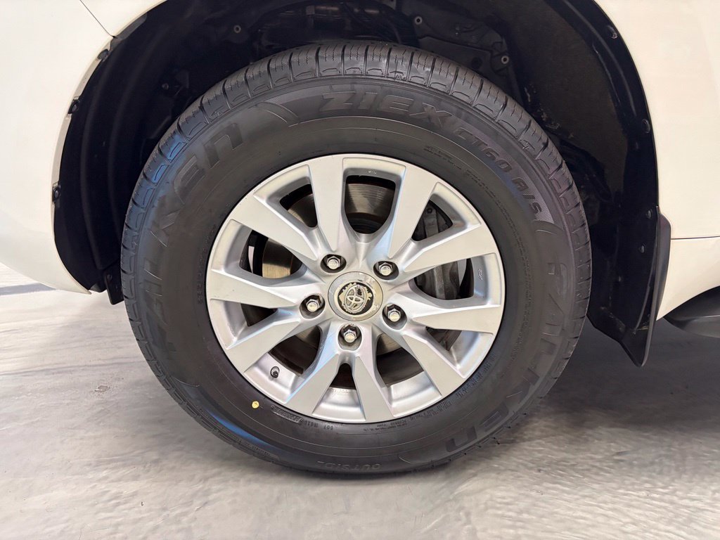Used 2016 Toyota Land Cruiser AWD/4WD image 33
