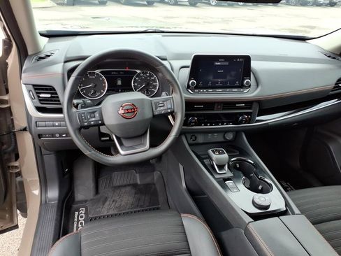 Certified 2025 Nissan Rogue SV AWD/4WD image 7
