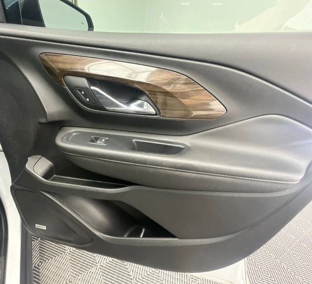 Used 2020 GMC Terrain Denali w/ Denali Premium Package FWD image 16