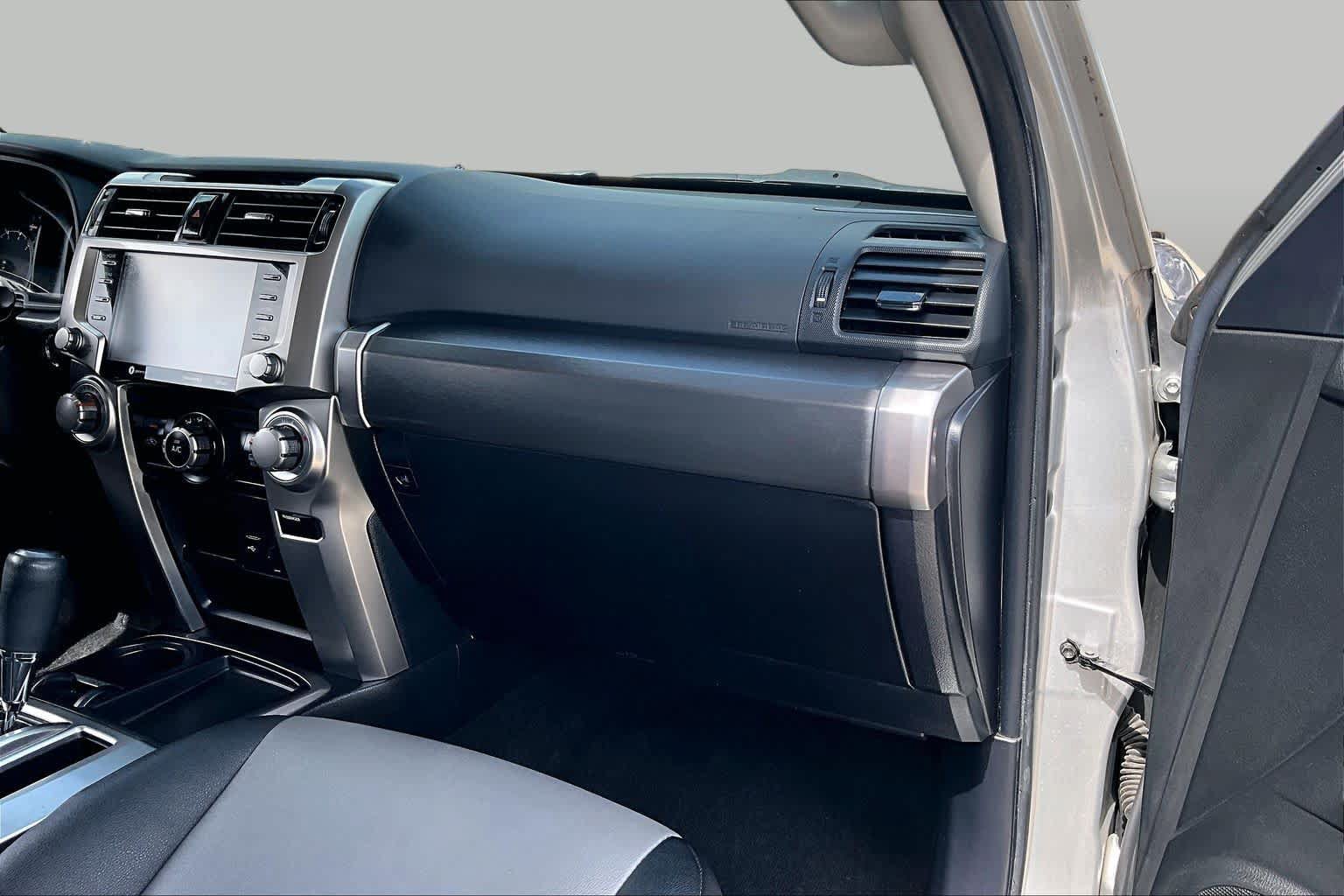 Used 2022 Toyota 4Runner SR5 Premium w/ Moonroof Package RWD image 19