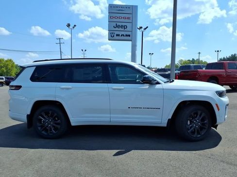 New 2026 Jeep Grand Cherokee L Limited AWD/4WD image 2