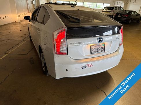 Used 2015 Toyota Prius Four w/ Preferred Accessory Package FWD image 4