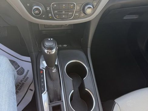 Used 2021 Chevrolet Equinox Premier image 14
