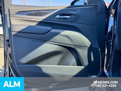 Used 2024 Cadillac Escalade Sport image 10