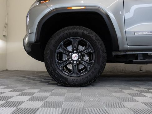 Used 2024 GMC Canyon Elevation image 9