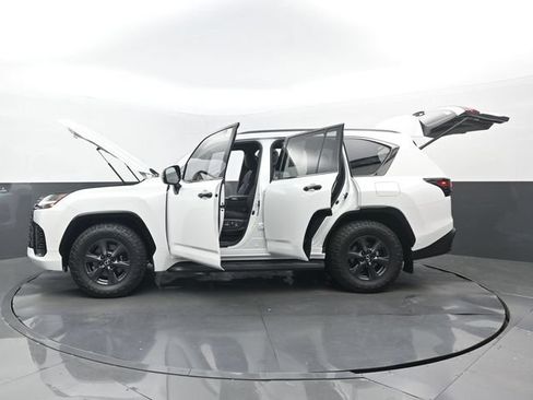 Used 2025 Lexus LX 700h Overtrail AWD/4WD image 34