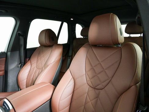 Used 2024 BMW X5 xDrive40i w/ Premium Package image 5