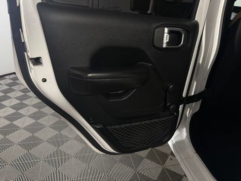 Used 2018 Jeep Wrangler Unlimited Sport AWD/4WD image 24