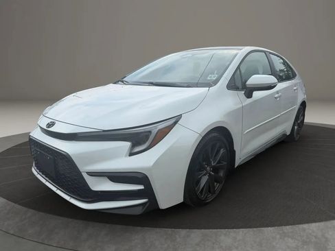 Used 2025 Toyota Corolla XSE FWD image 1