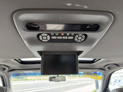 Used 2010 Honda Pilot EX-L image 18