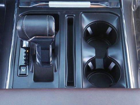 Used 2022 Ford F150 Lariat w/ Equipment Group 502A High image 25