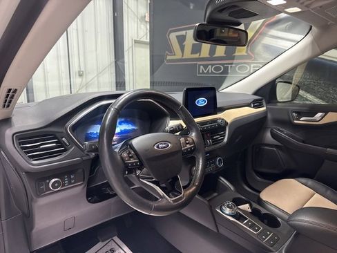 Used 2022 Ford Escape Titanium w/ Titanium Elite Package image 6