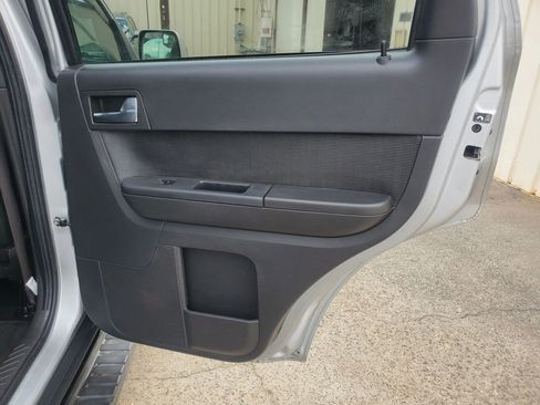 Used 2010 Ford Escape Limited image 20