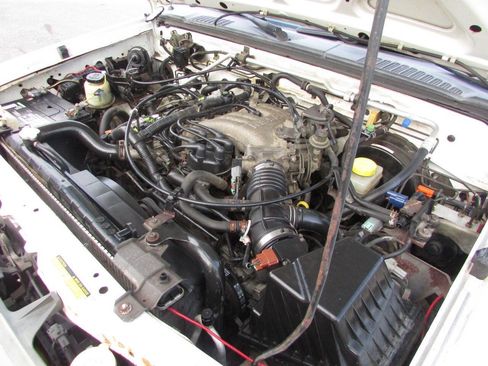 Used 2000 Nissan Xterra XE RWD image 39