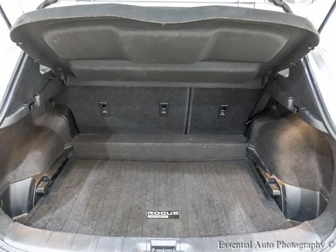 Used 2020 Nissan Rogue Sport S image 24