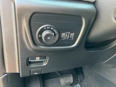 Used 2023 Jeep Grand Cherokee L Limited w/ Luxury Tech Group II AWD/4WD image 13
