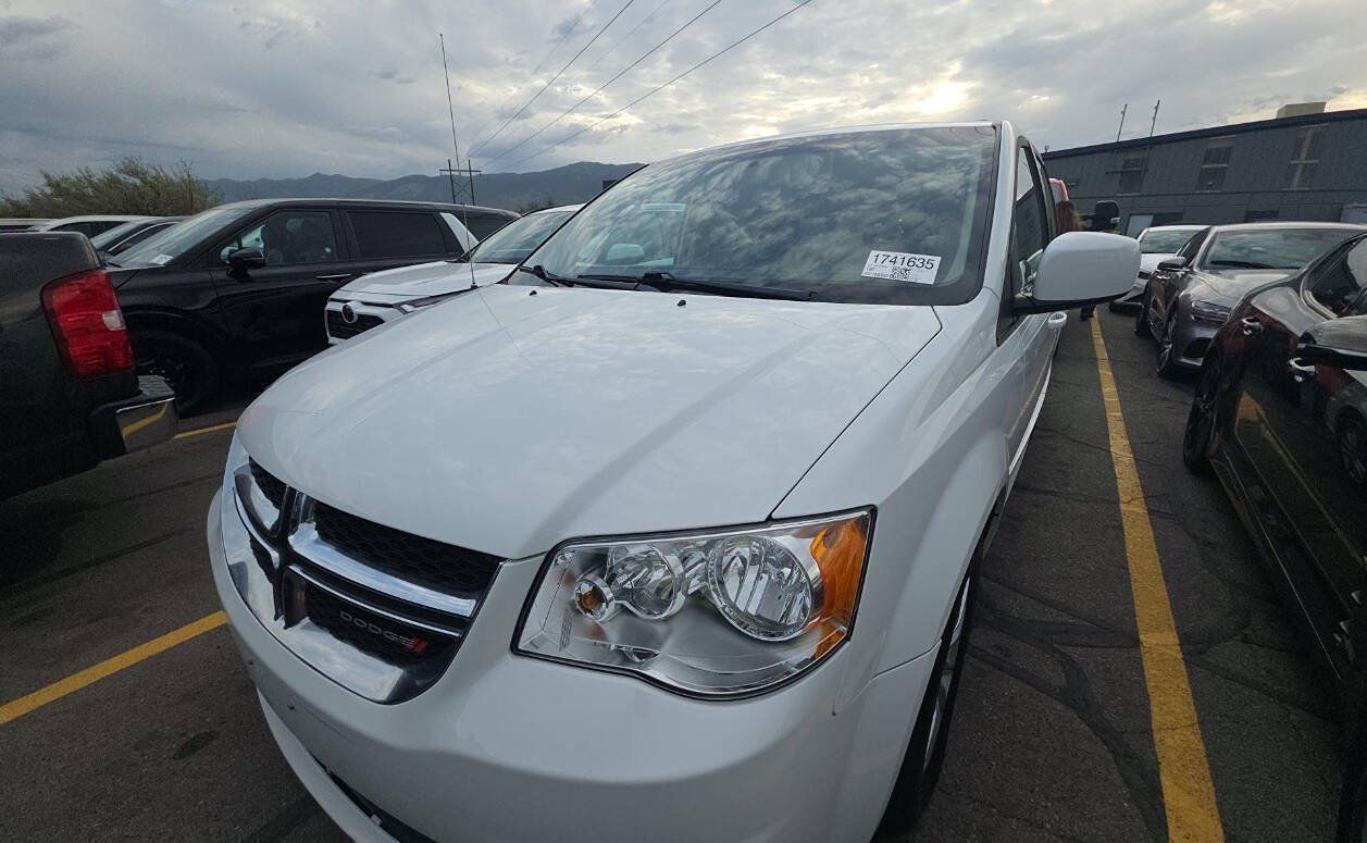 Used 2016 Dodge Grand Caravan SXT FWD image 5