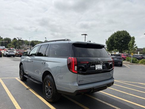 Used 2025 Ford Expedition Tremor AWD/4WD image 4