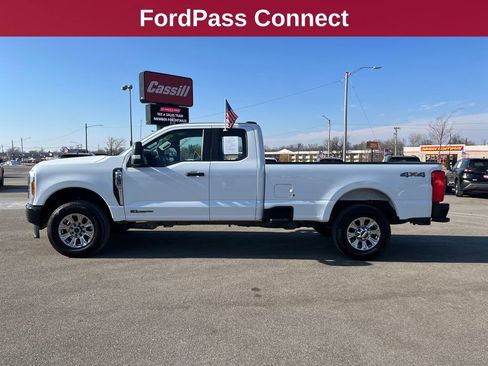 Used 2023 Ford F250 XL AWD/4WD image 2