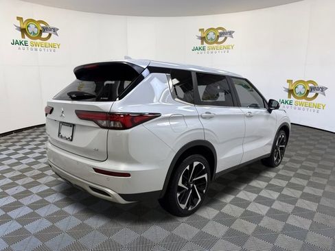 Used 2023 Mitsubishi Outlander SE image 10