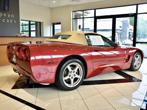Used 2004 Chevrolet Corvette Convertible w/ Preferred Equipment Group RWD image 6