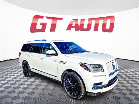 Used 2020 Lincoln Navigator Reserve image 1