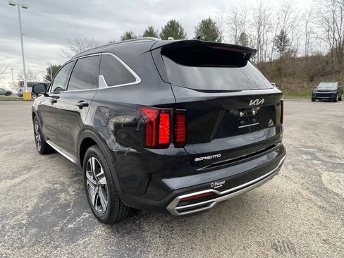 Certified 2023 Kia Sorento EX image 5