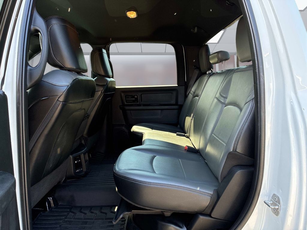Used 2022 RAM 2500 Tradesman w/ Chrome Appearance Group AWD/4WD image 25