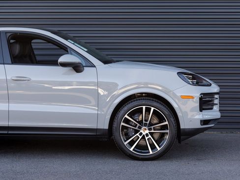 New 2026 Porsche Cayenne Coupe image 9
