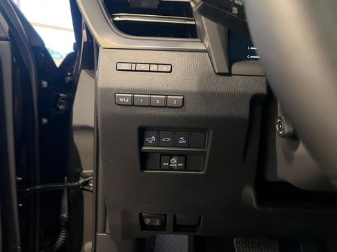 Used 2026 Lexus GX 550 w/ Cold Area Package AWD/4WD image 15