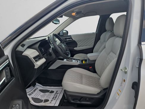 Used 2022 Mitsubishi Outlander SEL image 9