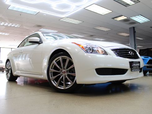 Used 2010 INFINITI G37 Sport w/ Premium Pkg image 10