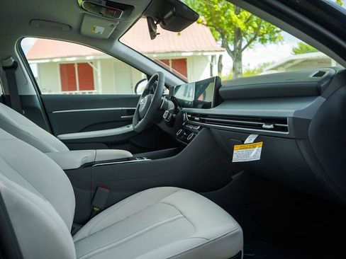 New 2026 Hyundai Sonata SEL AWD/4WD image 9