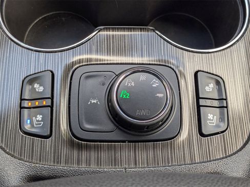 Certified 2023 GMC Acadia SLT w/ Preferred Package image 35