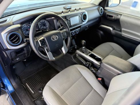 Used 2017 Toyota Tacoma SR5 w/ Tow Package AWD/4WD image 15
