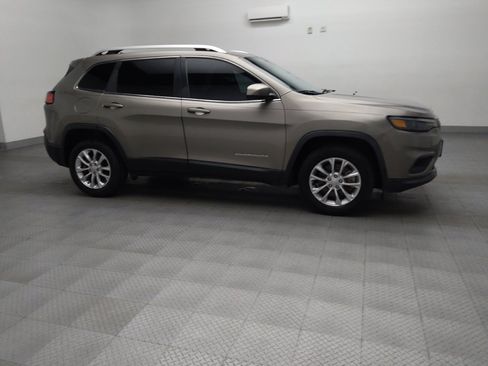 Used 2019 Jeep Cherokee Latitude w/ Popular Appearance Group FWD image 11