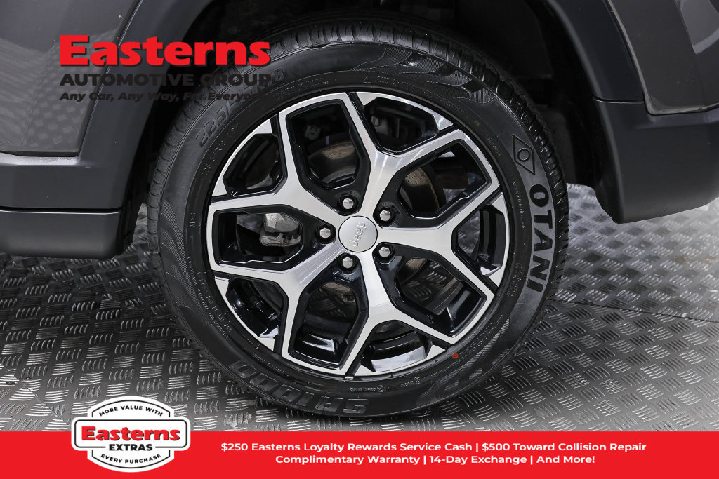 Used 2024 Jeep Compass Limited AWD/4WD image 9