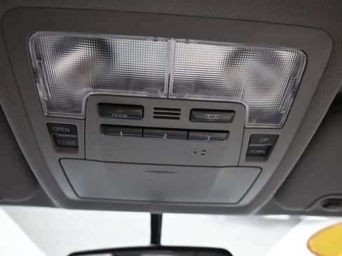 Used 2016 Toyota Highlander XLE image 30