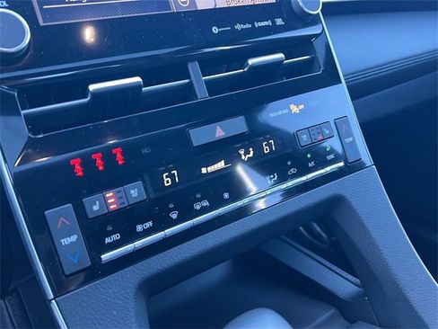 Used 2019 Toyota Avalon Touring image 21