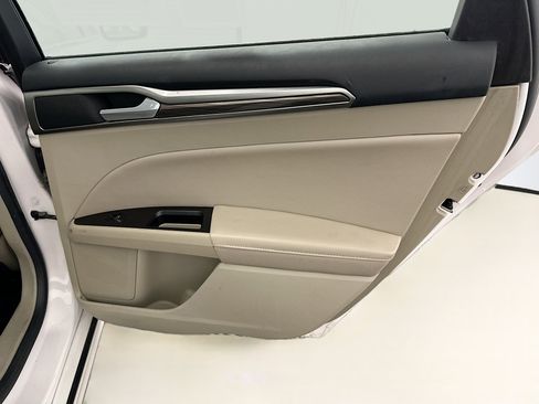 Used 2017 Ford Fusion Energi SE image 32